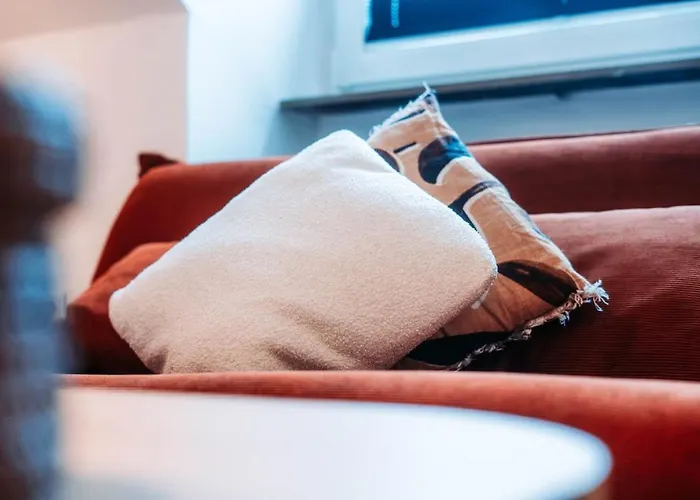 Ruhige Mit Festungsblick Bei Der Hbf Кобленц